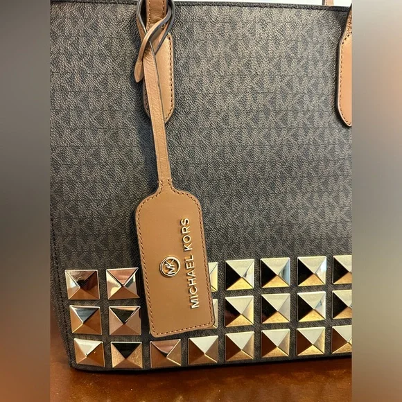 Michael Kors Sinclair Large Studded Tote - Picture 2 of 7